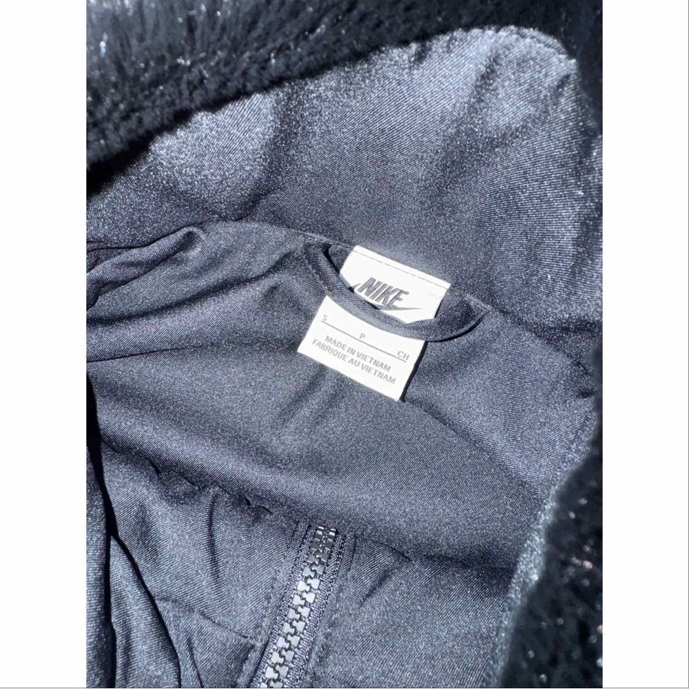 Nike Women's Black and Cream Teddy Jacket - Picture 4 of 12